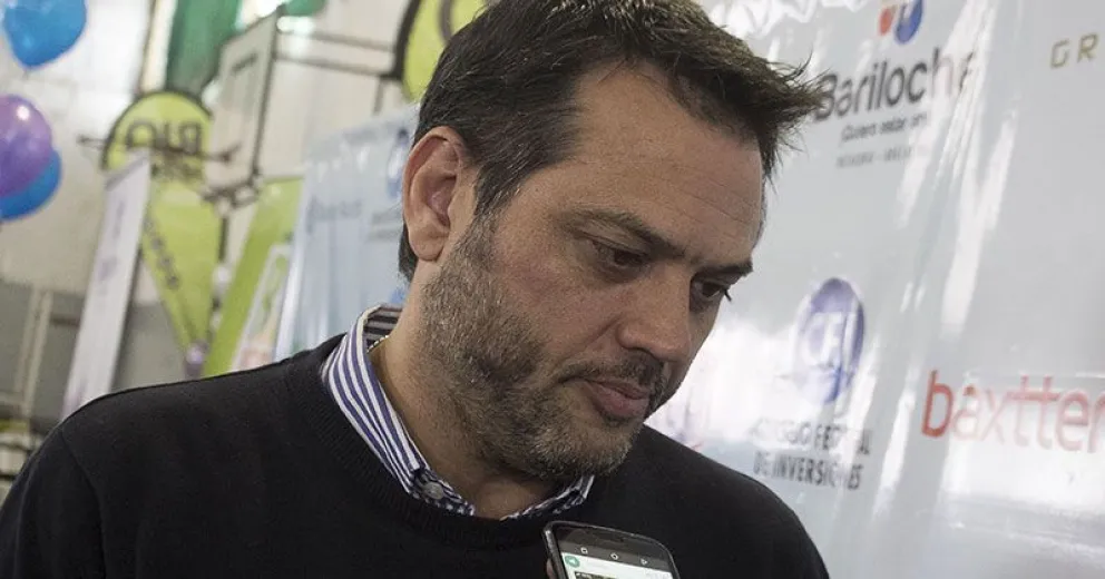 Burlon sobre la renuncia de una de las candidatas: “Es una pena, pero no podemos obligarla”