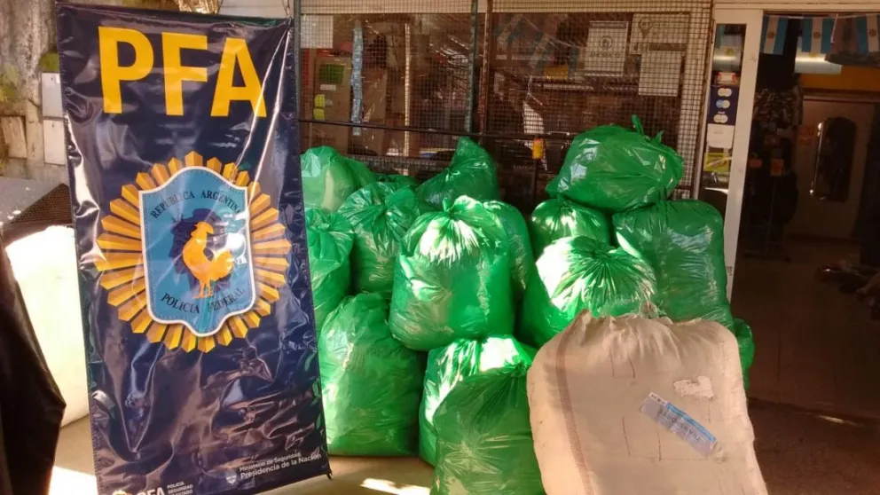 Secuestran ropa valuada en 500.000 pesos que habría ingresado al país de contrabando