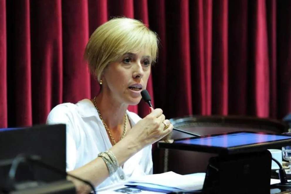 La senadora García Larraburu anunció que votará en contra del aborto legal