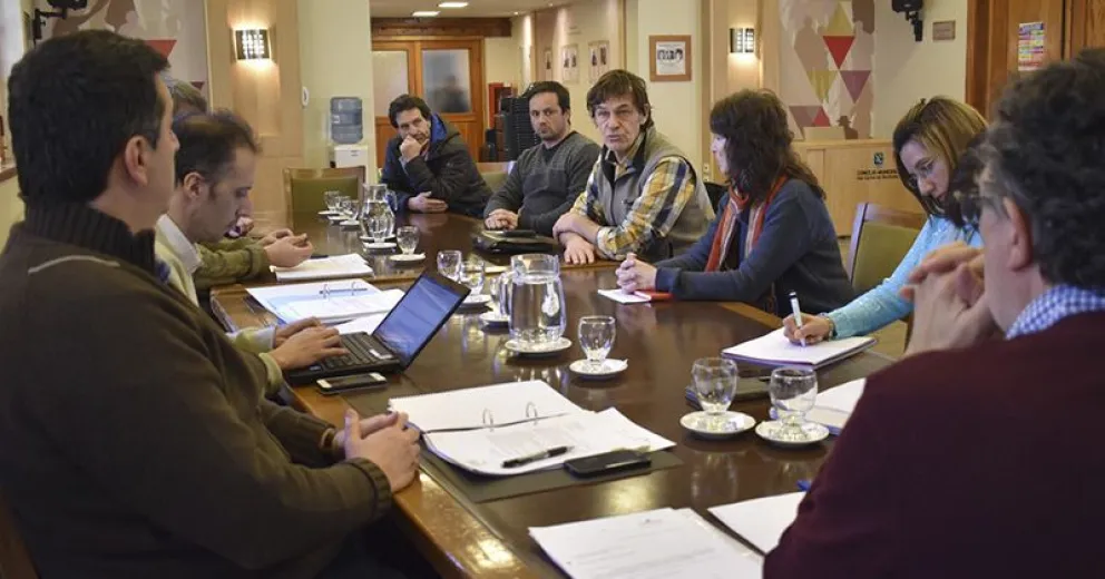 Debatieron sobre alquileres turísticos y explotación de la Isla Huemul