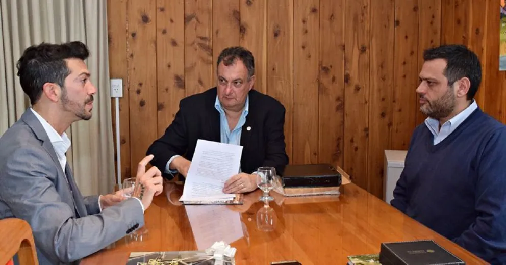 Bariloche y Pinamar rubricaron Convenio Marco de Cooperación Institucional