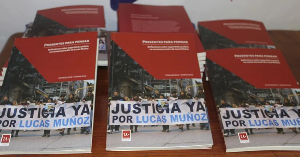 Se presentó el libro en conmemoración del oficial de policía Lucas Muñoz