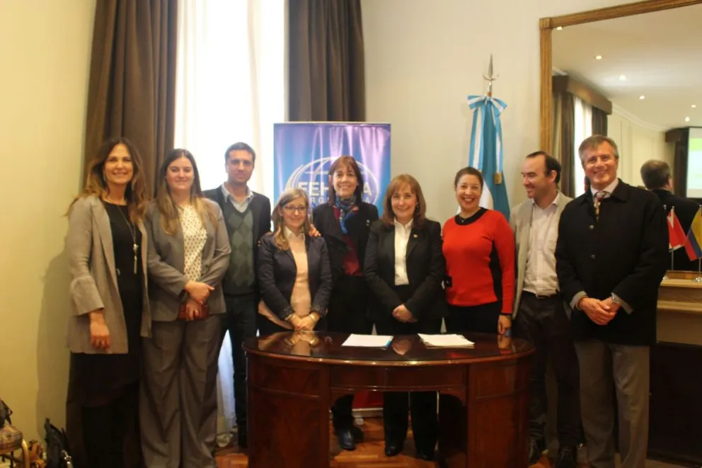 Buscan posicionar a la Patagonia como destino turístico en el mundo