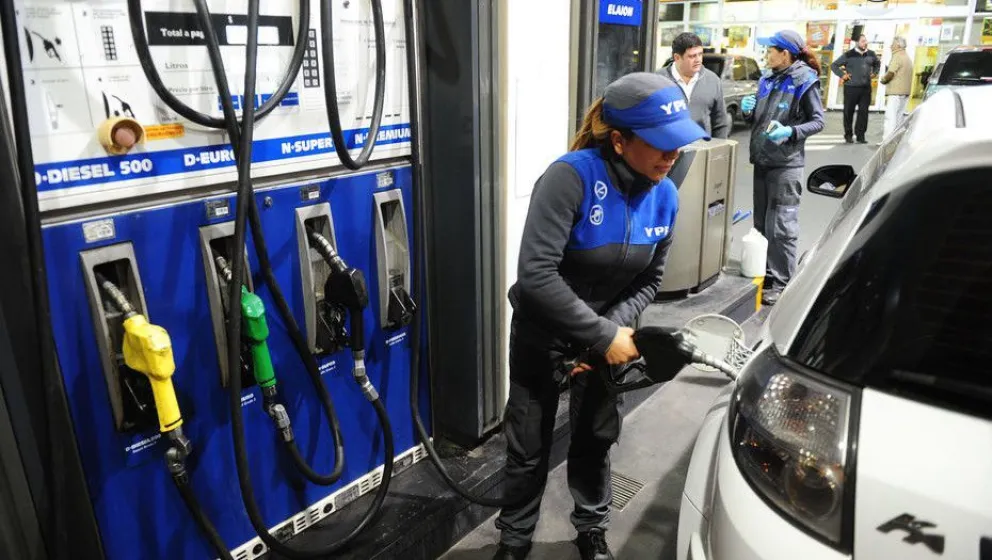 En menos de una semana, YPF aumentó dos veces el precio de las naftas
