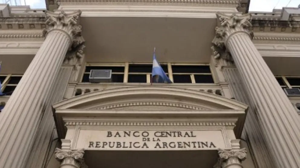 El Banco Central resolvió que las entidades financieras no podrán tener moneda extranjera 