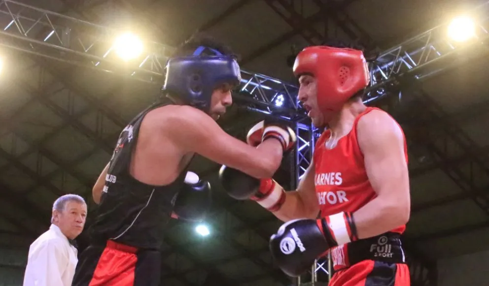 Lazarte, Antiñir y Garrido se lucieron en el Provincial de Boxeo