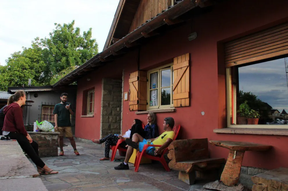 Turismo low cost: en Bariloche, cada vez más gente elige hospedarse en hostels