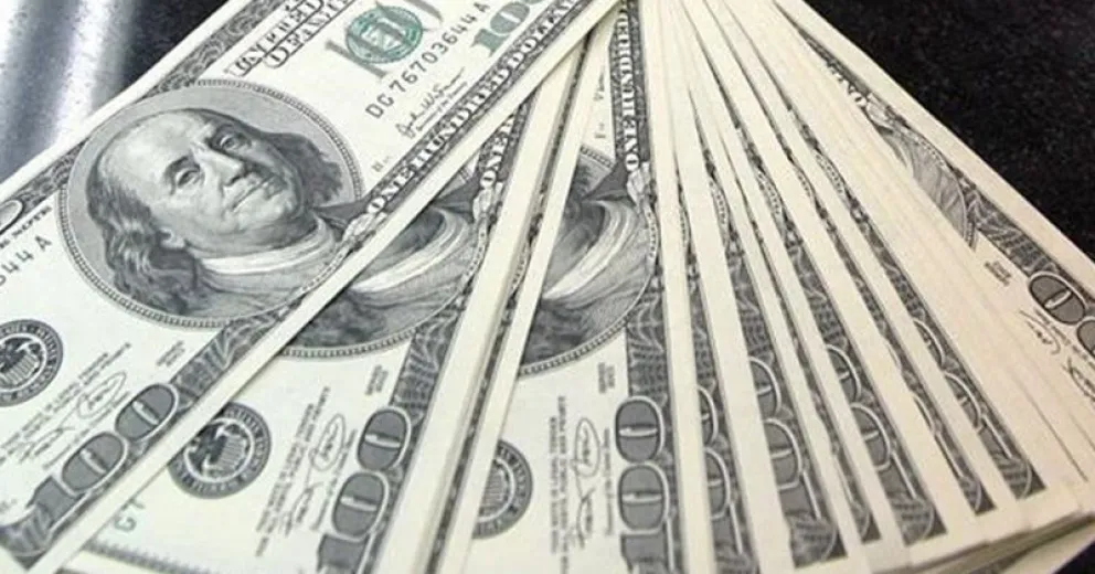 El poder del dinero en la relación social y el dólar como refugio para los argentinos