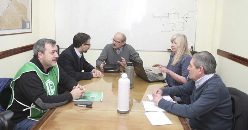 Gobierno ofreció una suma fija de $1.500, pero ATE la rechazó y convocó a Plenario de secretarios generales