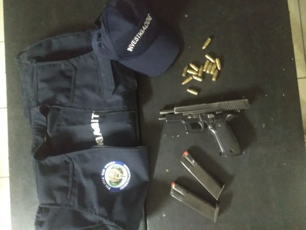 Secuestraron un arma de fuego y casi un kilo de marihuana en un allanamiento