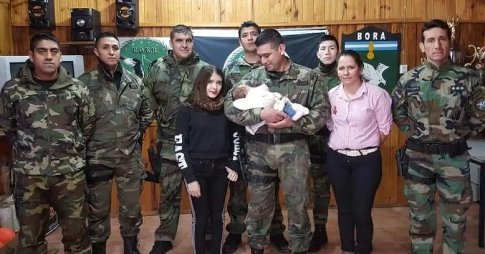 Le dieron el alta a la beba que fue salvada por efectivos del COER