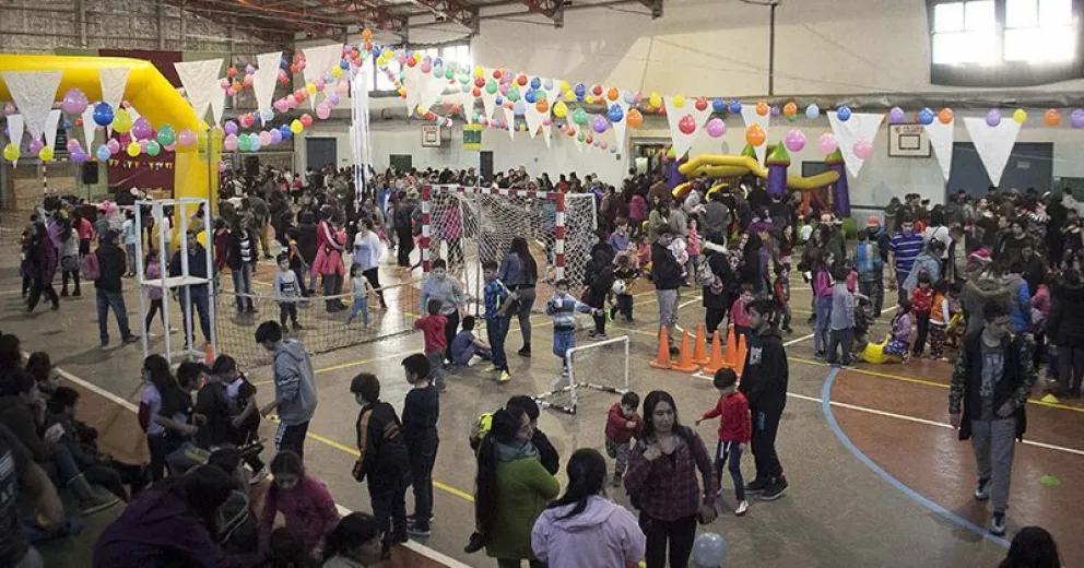 Chicos y chicas celebraron el Día del Niño en distintos barrios de la ciudad