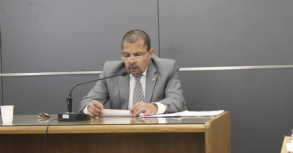 Acusado por apedrear una vivienda y amenazar al dueño