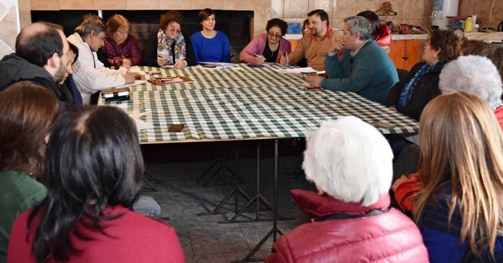 Dirección de Comunicación y Concejo de Adultos Mayores preparan campaña de concientización