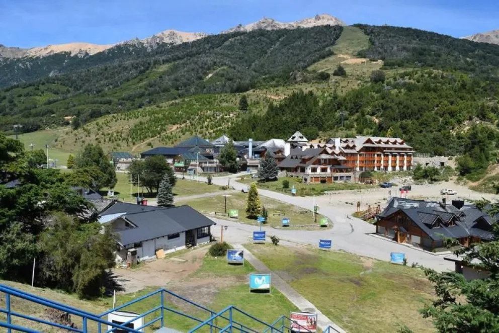 Cerro Catedral: diez detenidos por organizar una fiesta clandestina