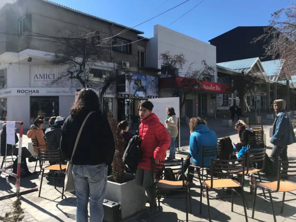 Clases públicas en distintos puntos de la ciudad en defensa de la educación pública
