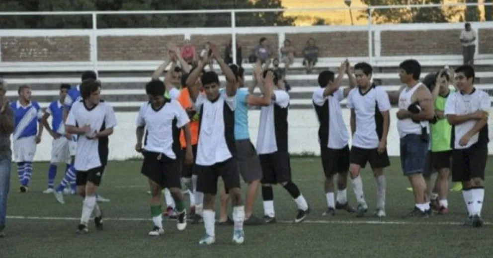 Santa Agustina y Deportivo Uthgra piden receso y recién podrían volver al fútbol en 2020