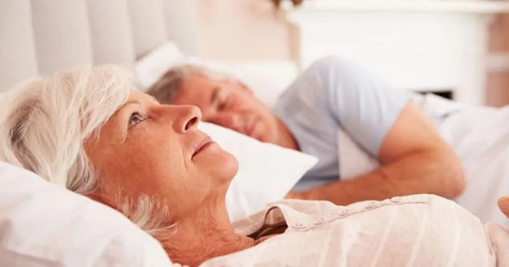 Dormir poco o mucho es igual de peligroso para el corazón