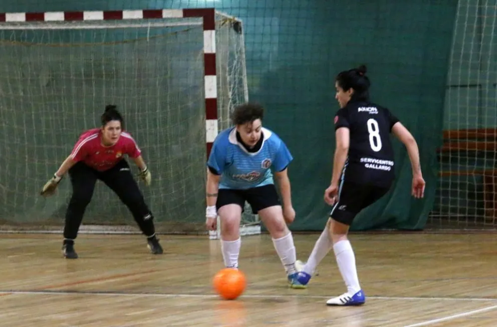 A puro gol en el futsal de las chicas