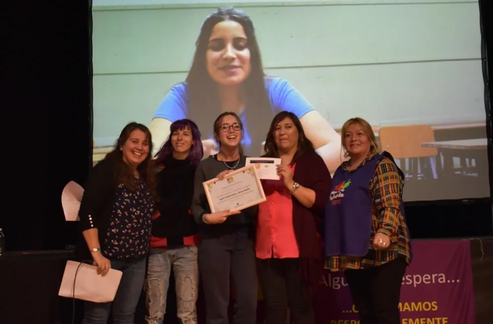  Las ganadoras del primer premio en la edición anterior.