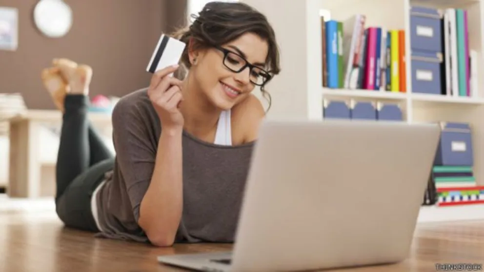 Crecen las ventas por Internet en detrimento de las tiendas de moda