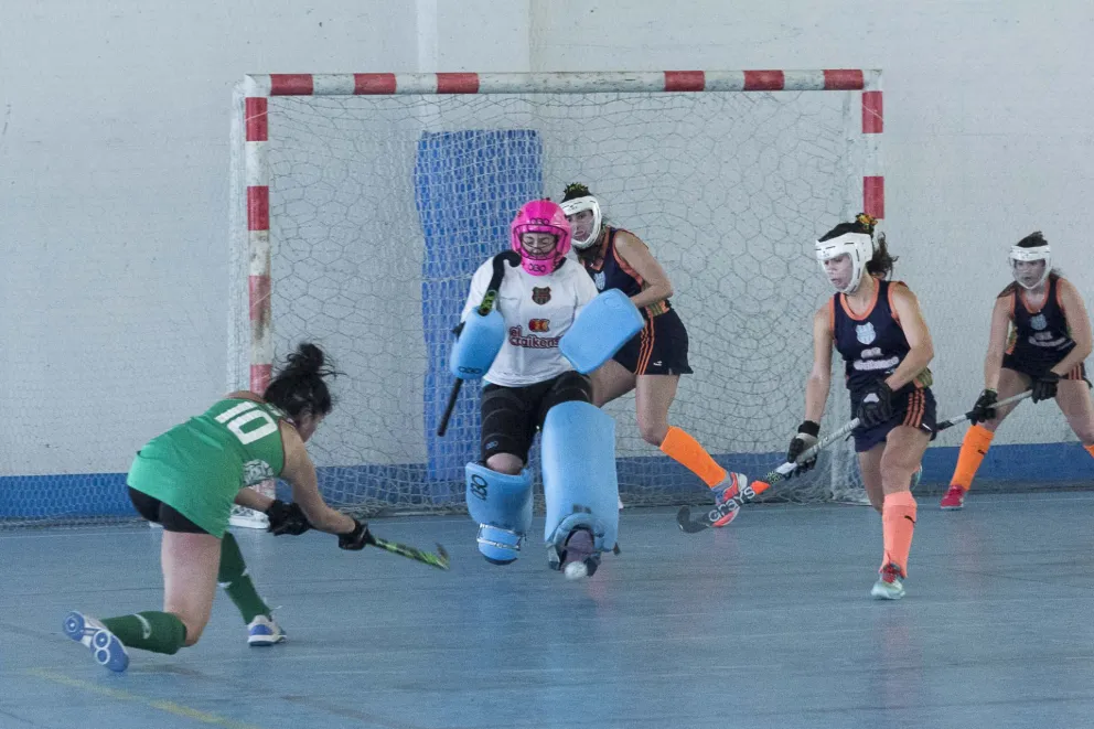 Estudiantes es el líder en hockey local