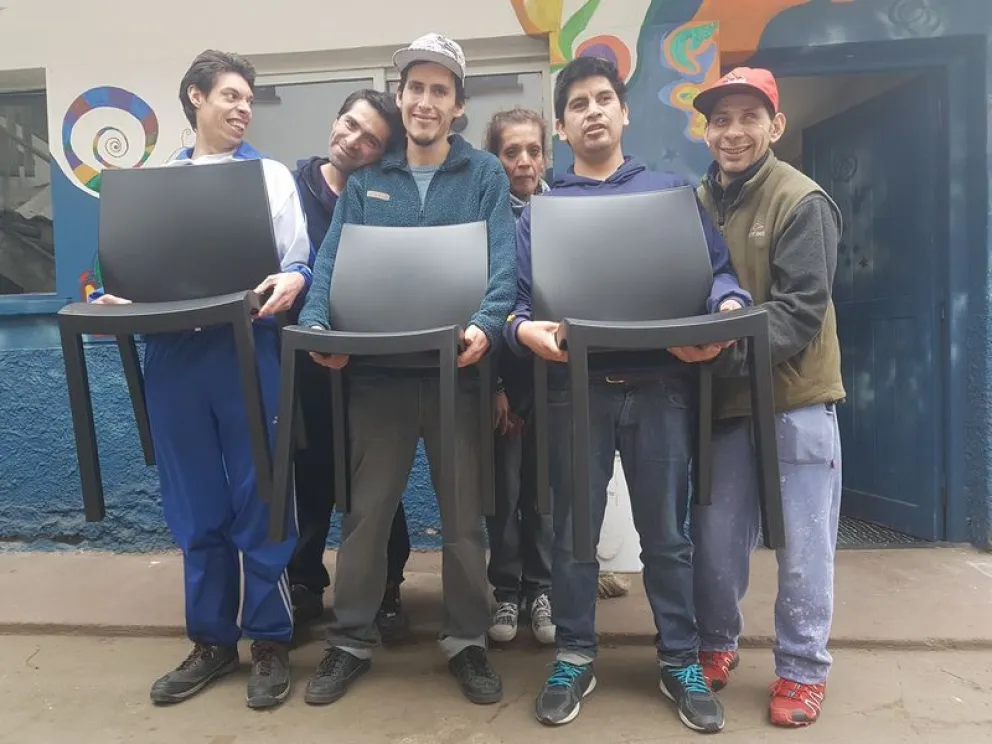 Cre-Arte adquirió las cien sillas para el Salón de Usos Múltiples