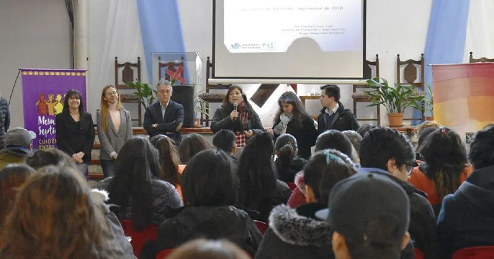 Más de 150 jóvenes rindieron el examen en otra edición de Mi Primera Licencia