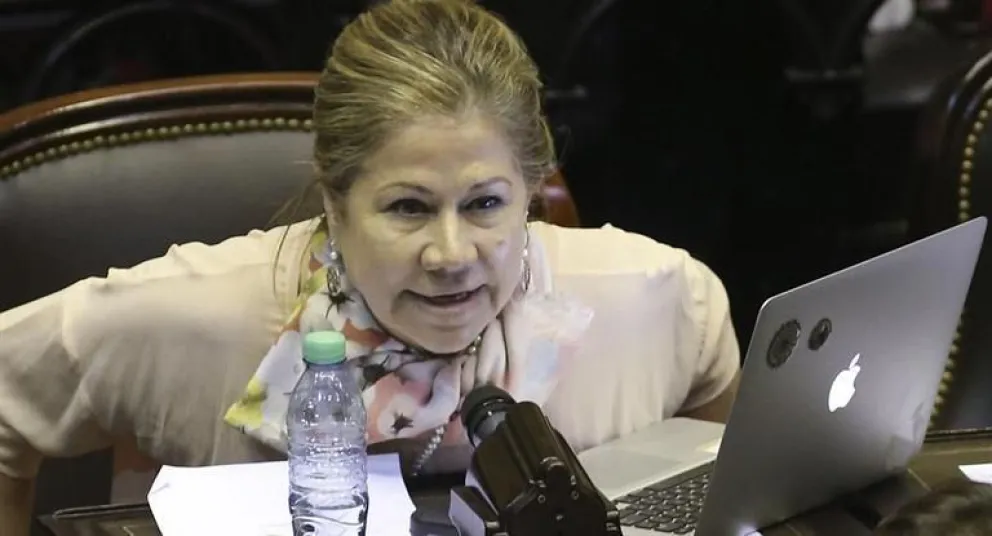 Piden derogar recorte de asignaciones familiares