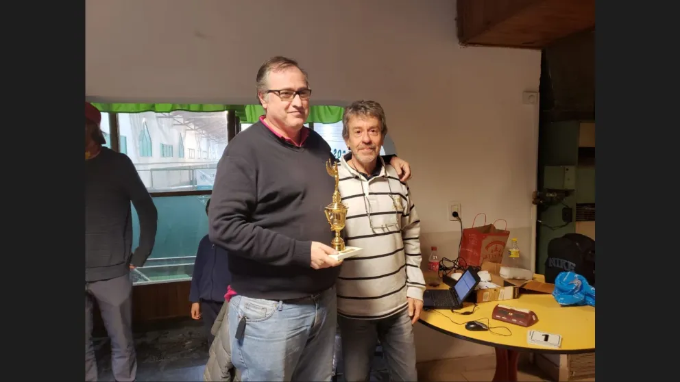 Fernando Vázquez se quedó con todo