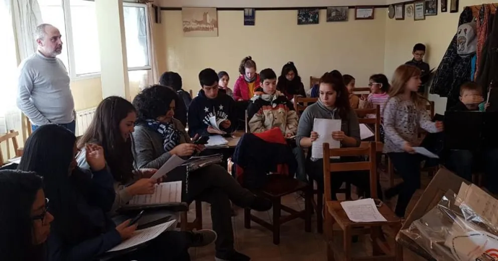 Mañana se presenta el coro de Niños y Jóvenes Cantores de Bariloche