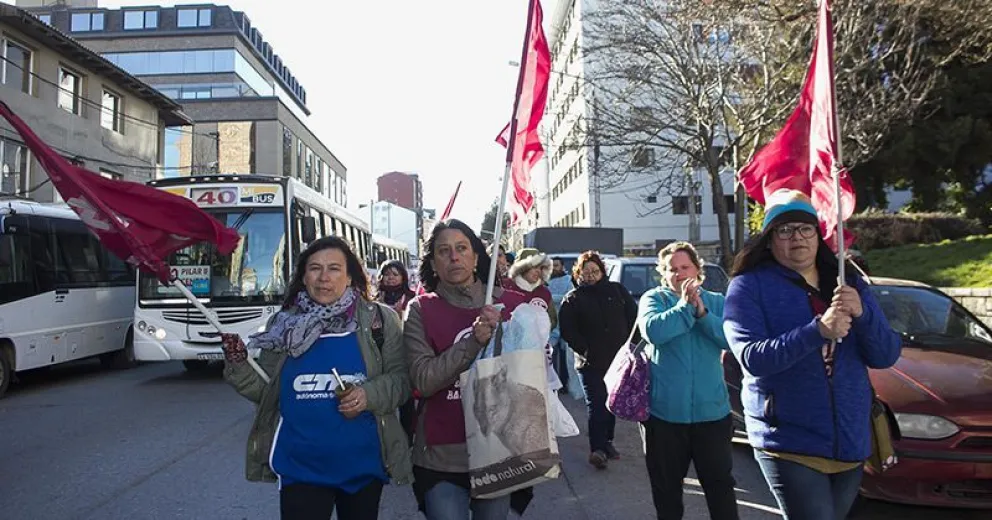 Distintas actividades de protesta de agrupaciones gremiales en el Centro Cívico