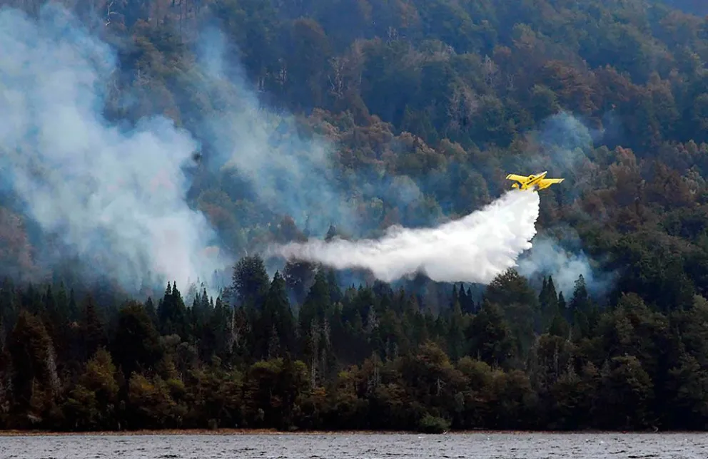 Weretilneck solicitó a Nación medios aéreos de lucha contra incendios