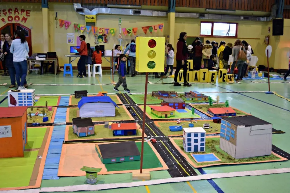 Educación Vial compartió consejos con niños de una escuela primaria