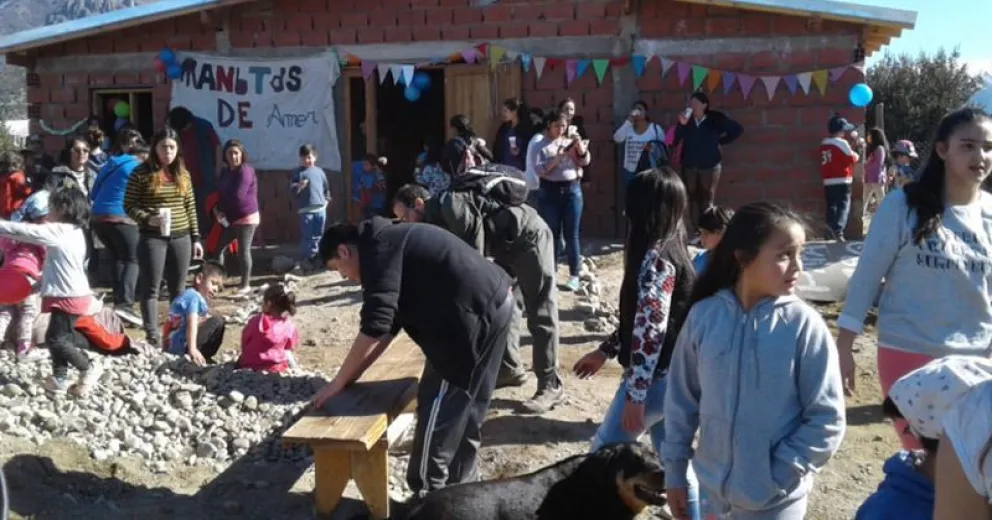 Hermosa fiesta barrial en el 29 de Septiembre para agasajar a los más chiquitos