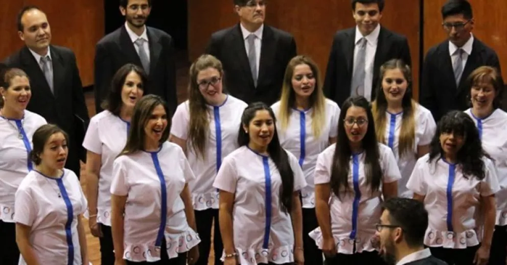 Un coro universitario de Mendoza visita Bariloche