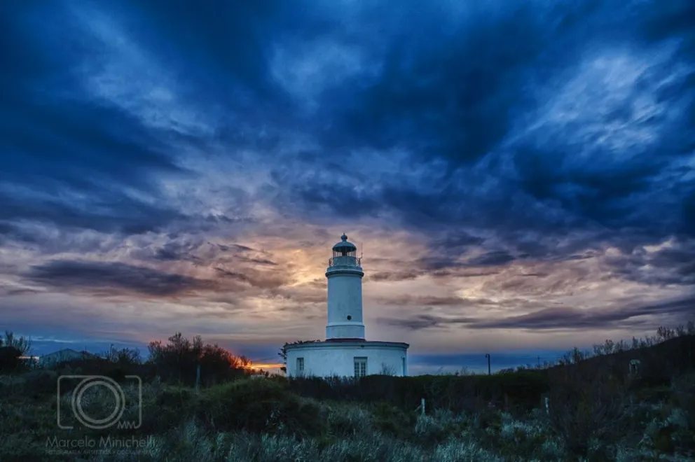El FER editó notable libro de fotografías