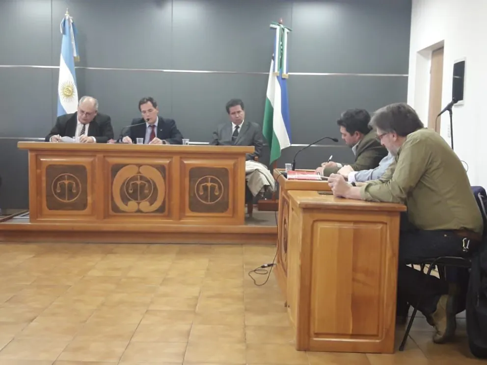 Seis años y diez meses de prisión por asalto a remisero
