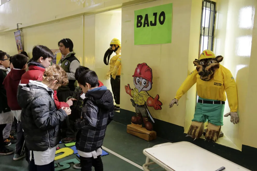 Escuelas primarias trabajan sobre la prevención de incendios forestales   