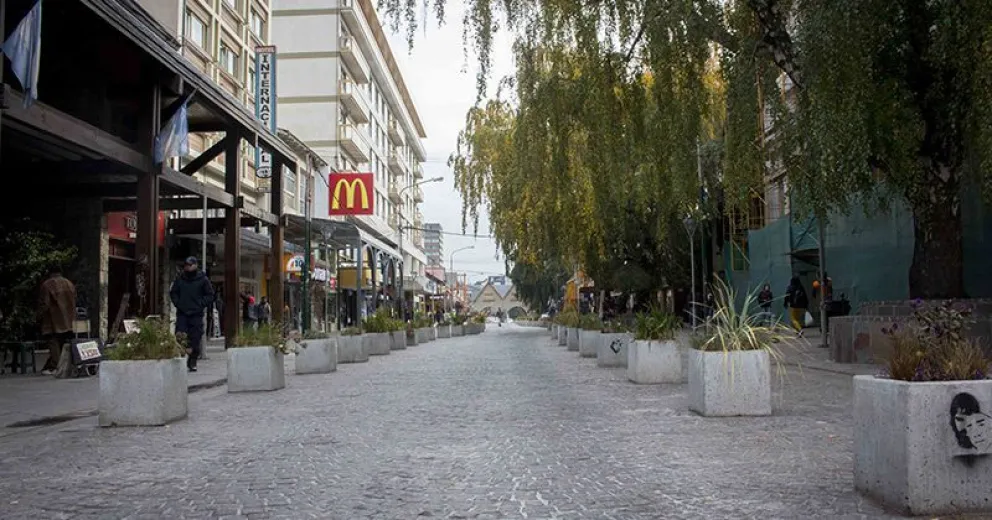 Preocupa la venta ilegal de alcohol y estupefacientes en pleno centro de Bariloche