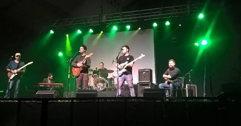 Los Sacomanis regresaron de una gira y se brindarán al público local