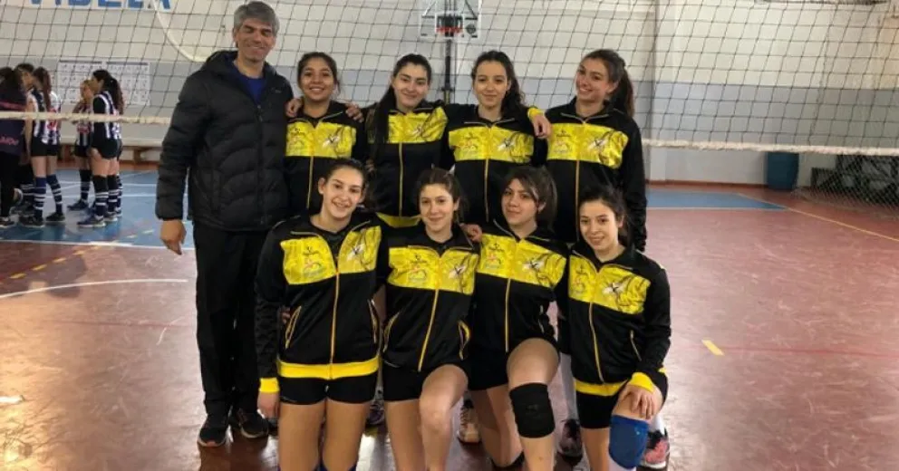 Las chicas del Gimnasio 1 se quedaron con el cuadrangular para los 25 años del Padre Videla