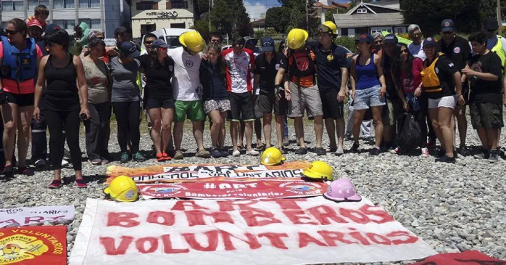 Los bomberos voluntarios invitan a la comunidad a compartir actividades este sábado en el velódromo