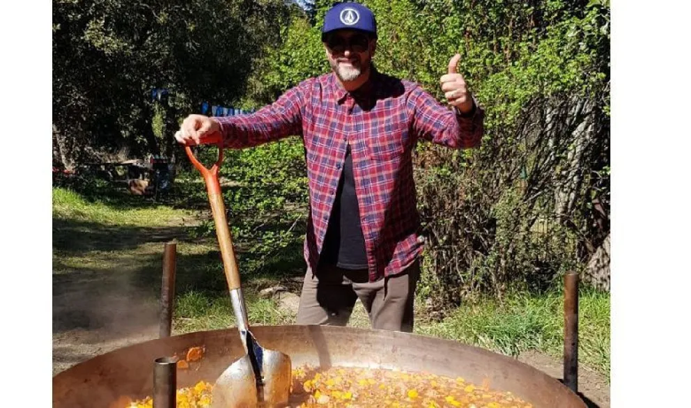 El chef Lele Cristóbal cocinó para miles de egresados