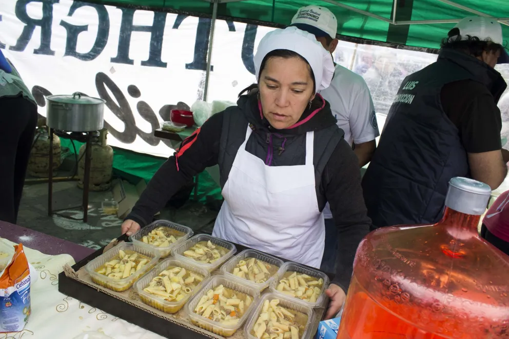 UTHGRA preparó un “guiso de sueldos marginales” en el Centro Cívico