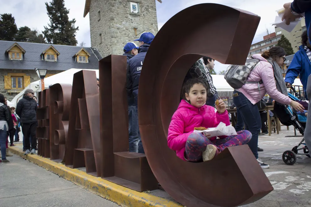 Miles de personas disfrutaron de la feria gastronómica de “Bariloche a la Carta”
