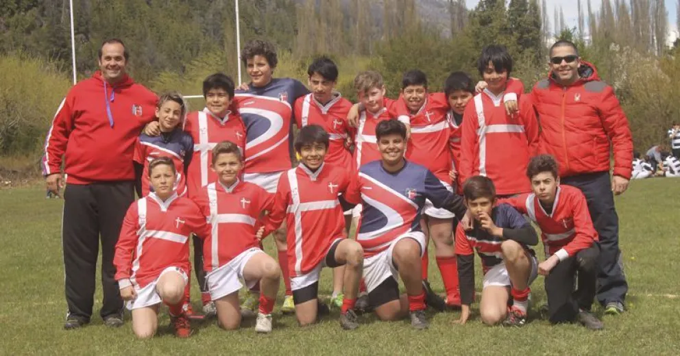 Brillante encuentro de rugby en Lago Puelo