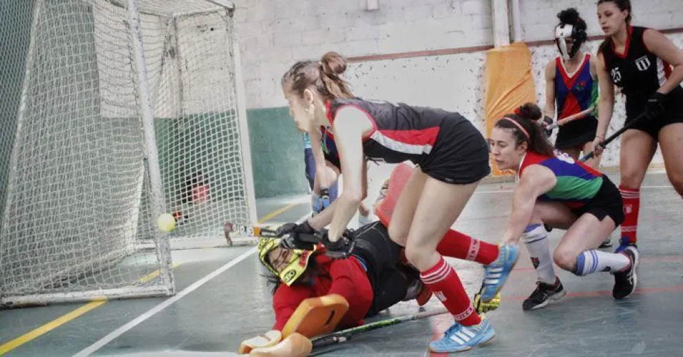 Hockey: Estudiantes sigue ganando