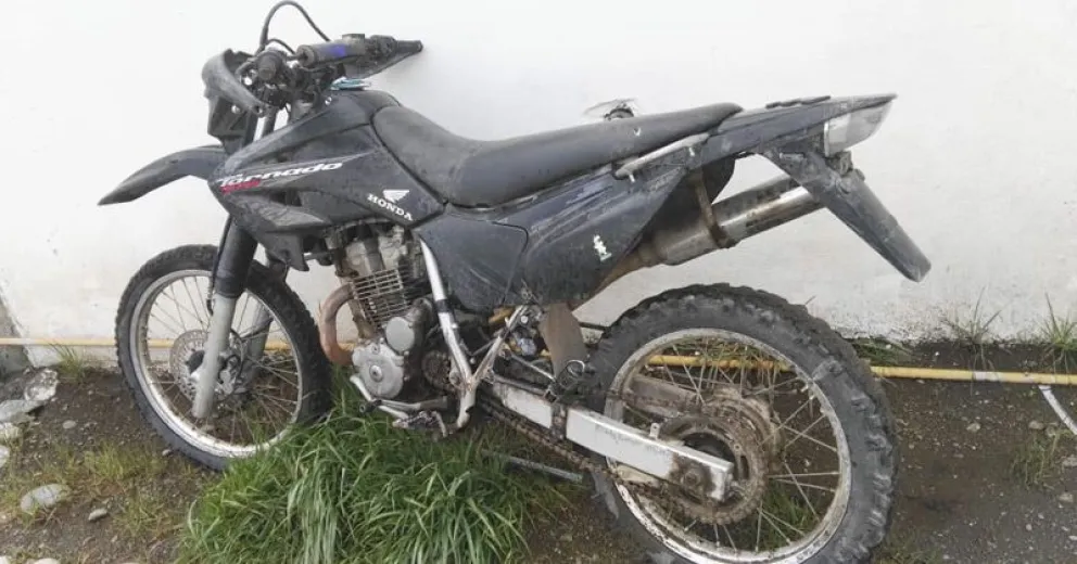  La moto secuestrada en uno de los allanamientos.