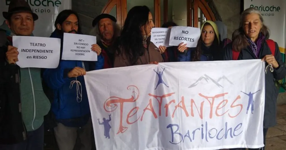 “Teatrantes Bariloche” se manifestó en contra de recortes